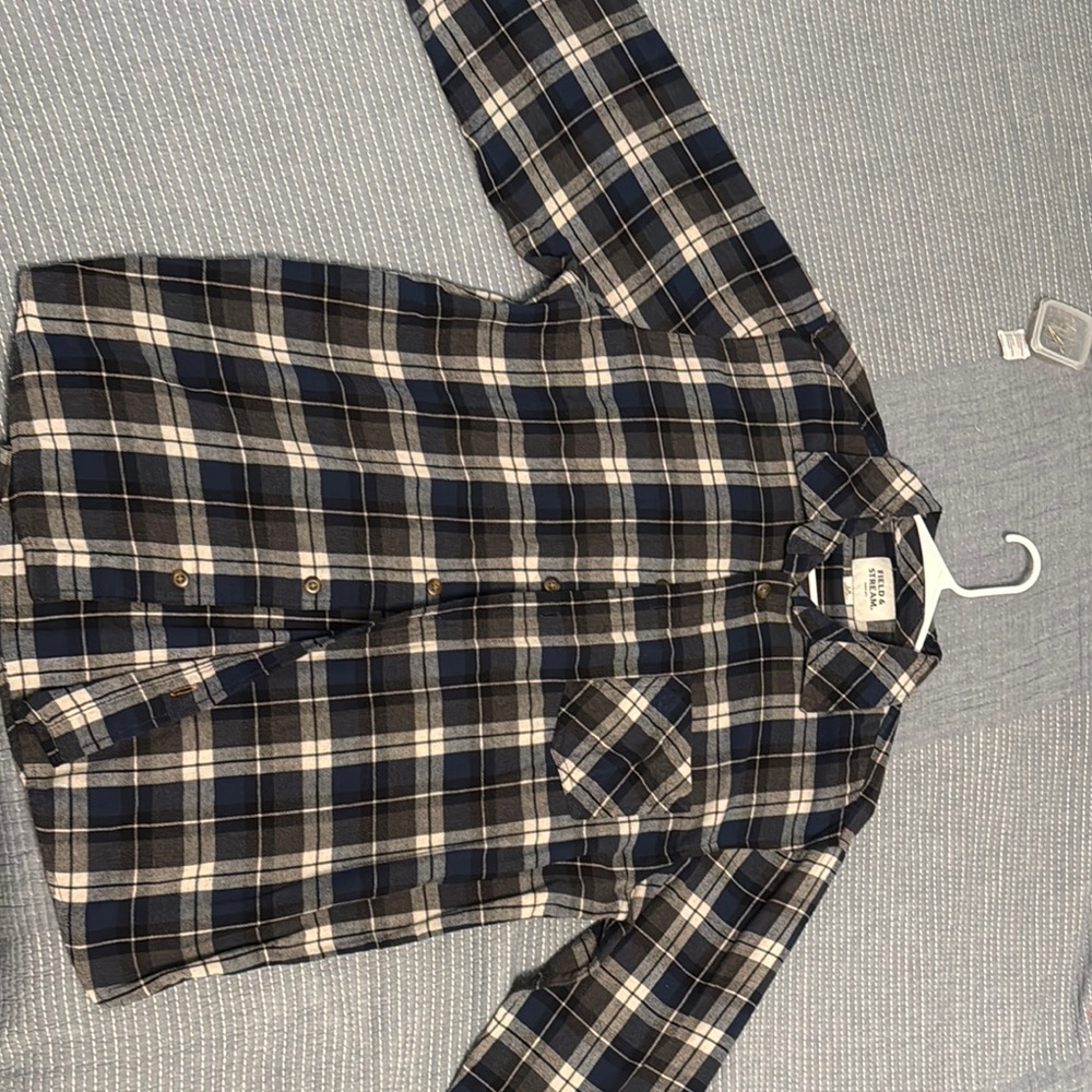 Field and Stream Blue and Black Plaid Button-Up Shirt